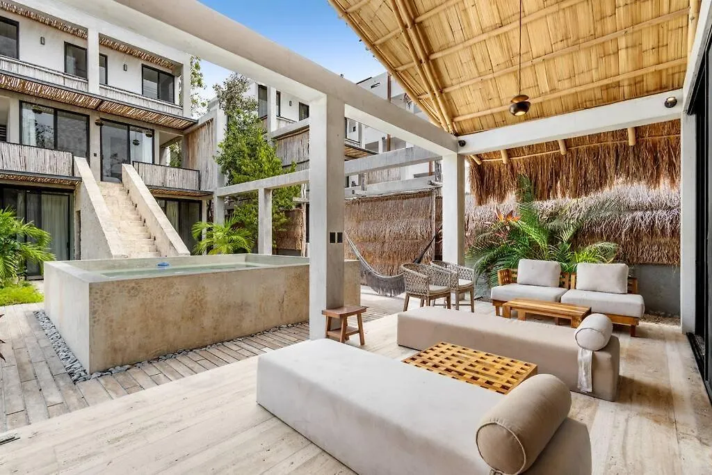 Lux Toh Villa, Rooftop Pool, Wifi, Transport 툴룸